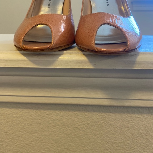 2 FOR $25 Marc By Marc Jacob’s Peach Glitter Pumps Peep Toe Leather 36.5 6.5 - Picture 5 of 6